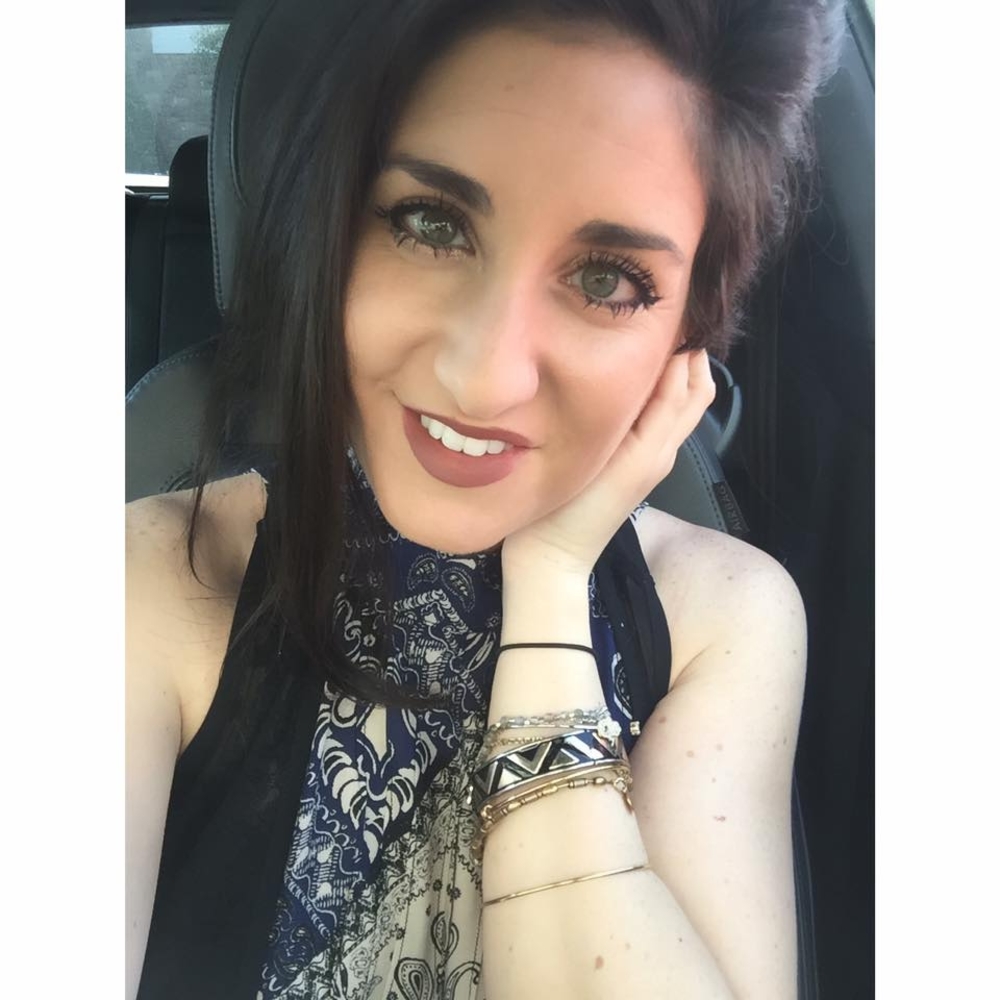 Meet your Posher, Alyssa