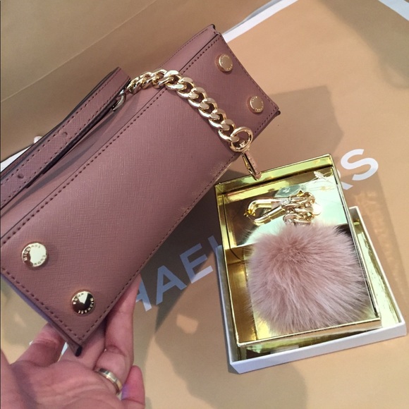 🌹🌟SOLD✅🌹Michael Kors Bridgett/mini messenger 🌸 - Picture 4 of 8