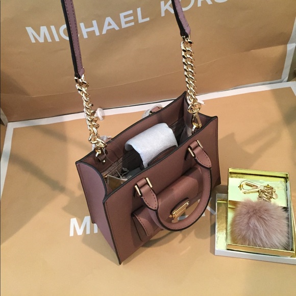 🌹🌟SOLD✅🌹Michael Kors Bridgett/mini messenger 🌸 - Picture 6 of 8