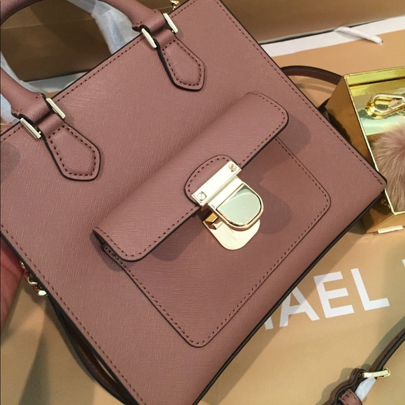 🌹🌟SOLD✅🌹Michael Kors Bridgett/mini messenger 🌸 - Picture 7 of 8