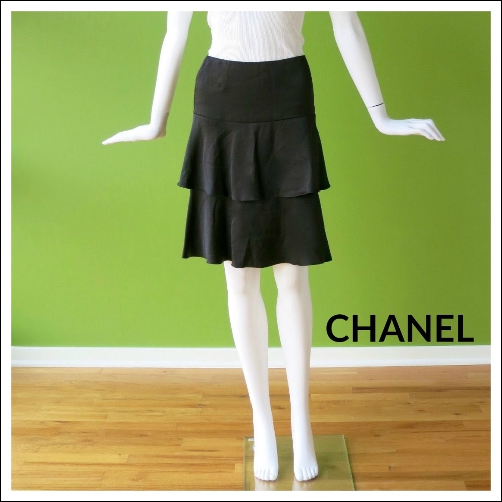 🌟VINTAGE🌟CHANEL Silk Tiered Skirt 💕Host Pick💕