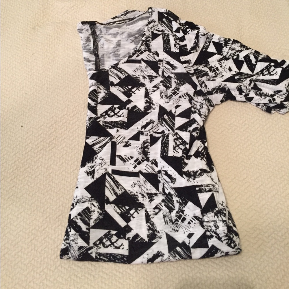 👠 3 for $15 - geometric print top