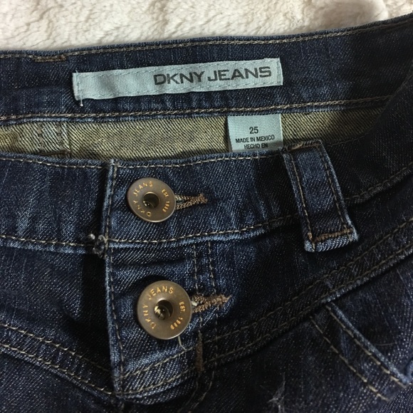 DKNY mini skirt - Picture 2 of 3