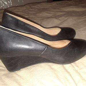 Vionic Antonia Leather Wedges