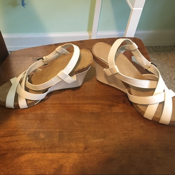 White platforms - Picture 1 of 3