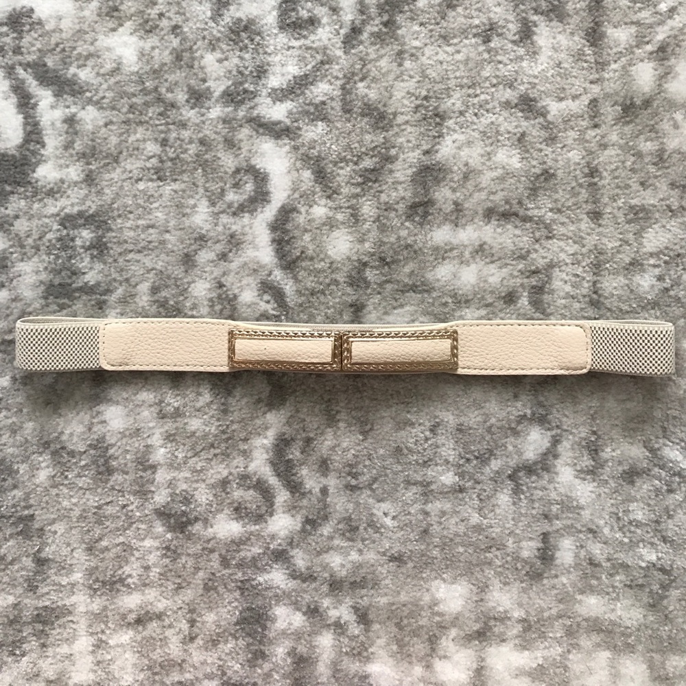 Elastic belt with gold hardware
