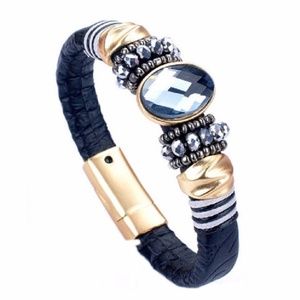 Magentic Leather Bracelet with Black Crystal