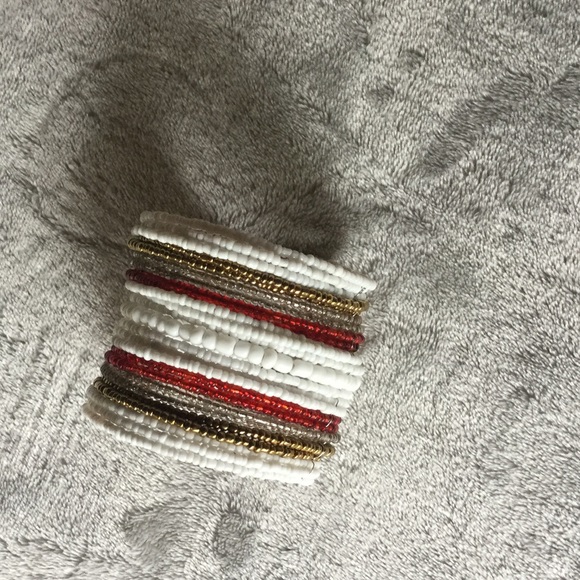 Stretch beaded cuff - Picture 3 of 3