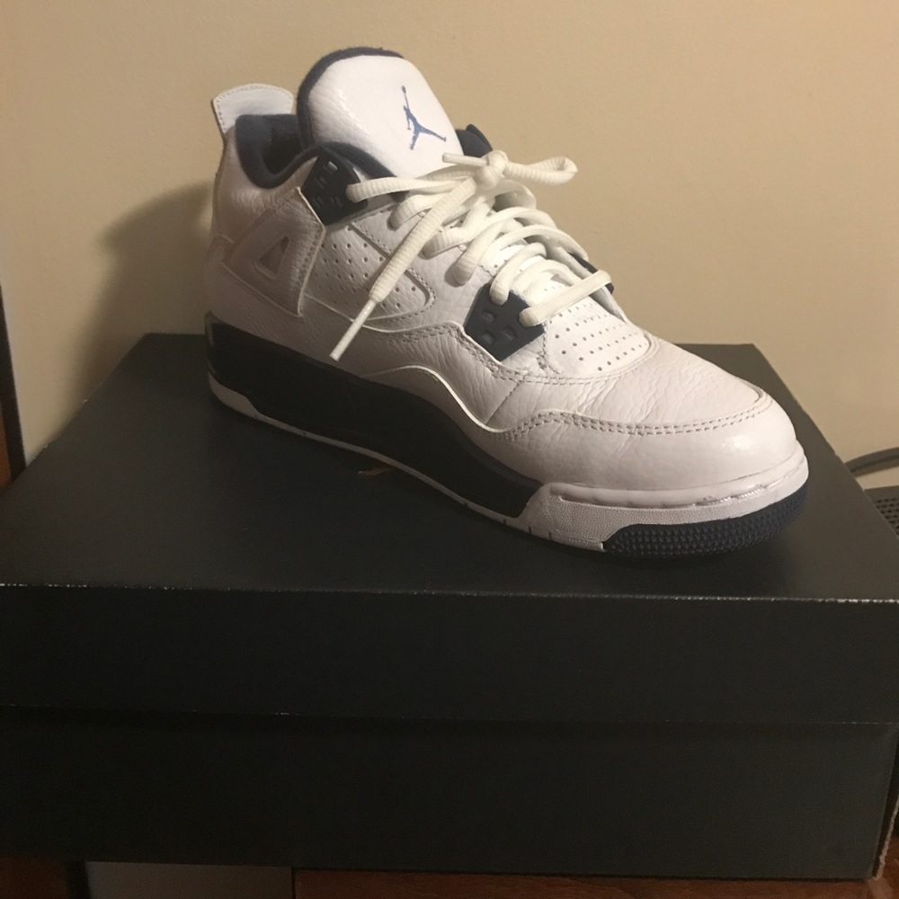 Jordan 4 retro white legend midnight blue big kid