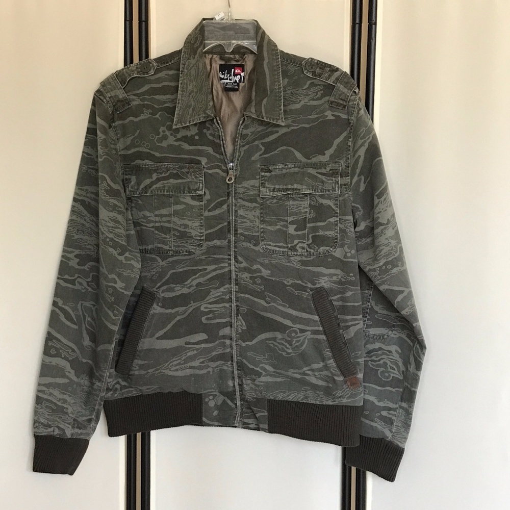QUIKSILVER CAMOUFLAGE JACKET SMALL & MEDIUM NWT