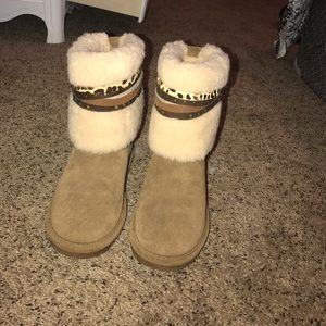 Bear paw boots