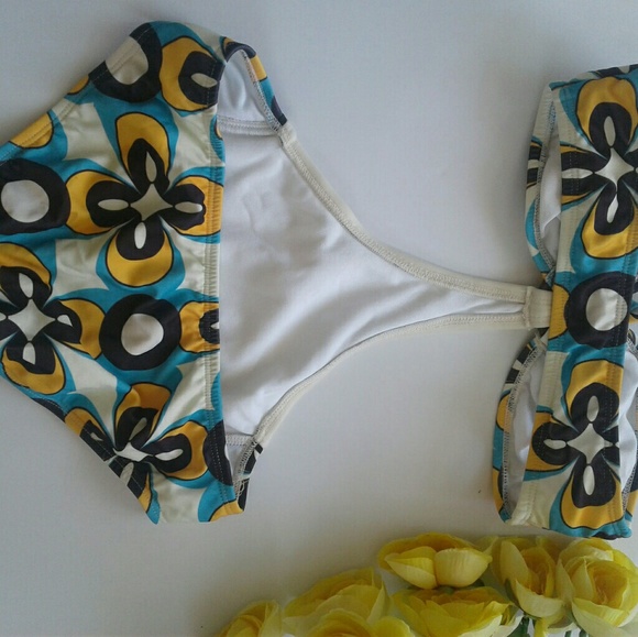 One pc swim wear - Picture 3 of 4