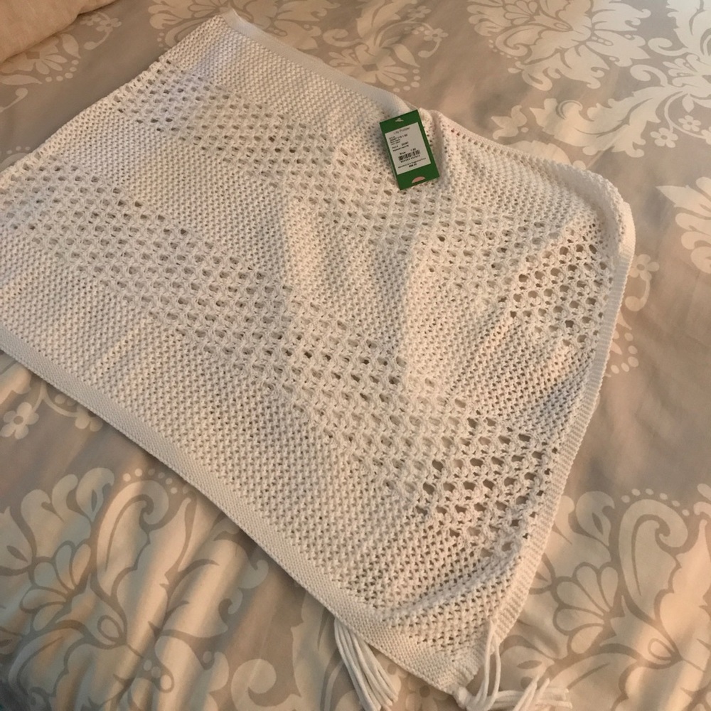 White Lilly Pulitzer summer poncho.