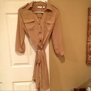 Military-inspired beige shirt dress with belt