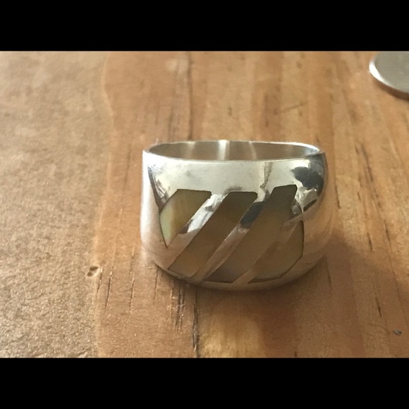 Handmade Sterling Silver 950 Mother of Pearl Ring - Picture 6 of 7