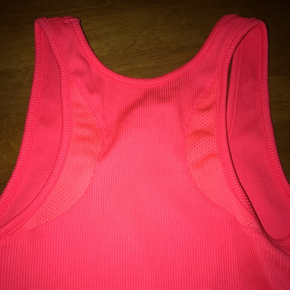 Under Armour Heat Gear Tank - Picture 3 of 3