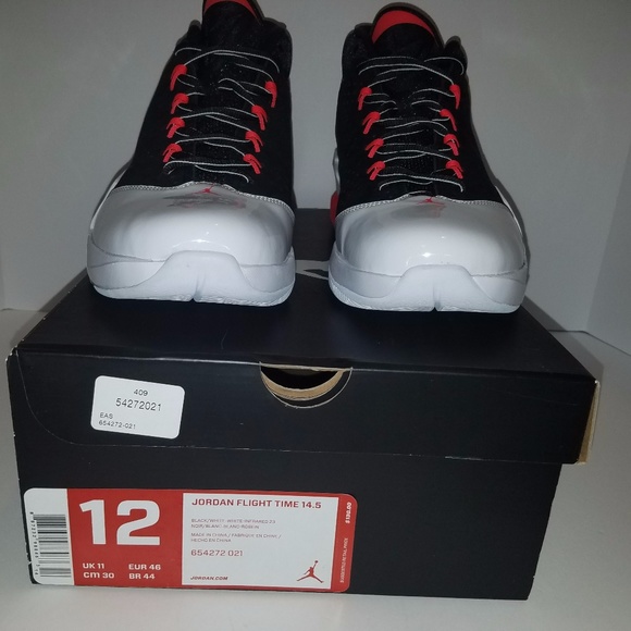 Athletic_Shoes