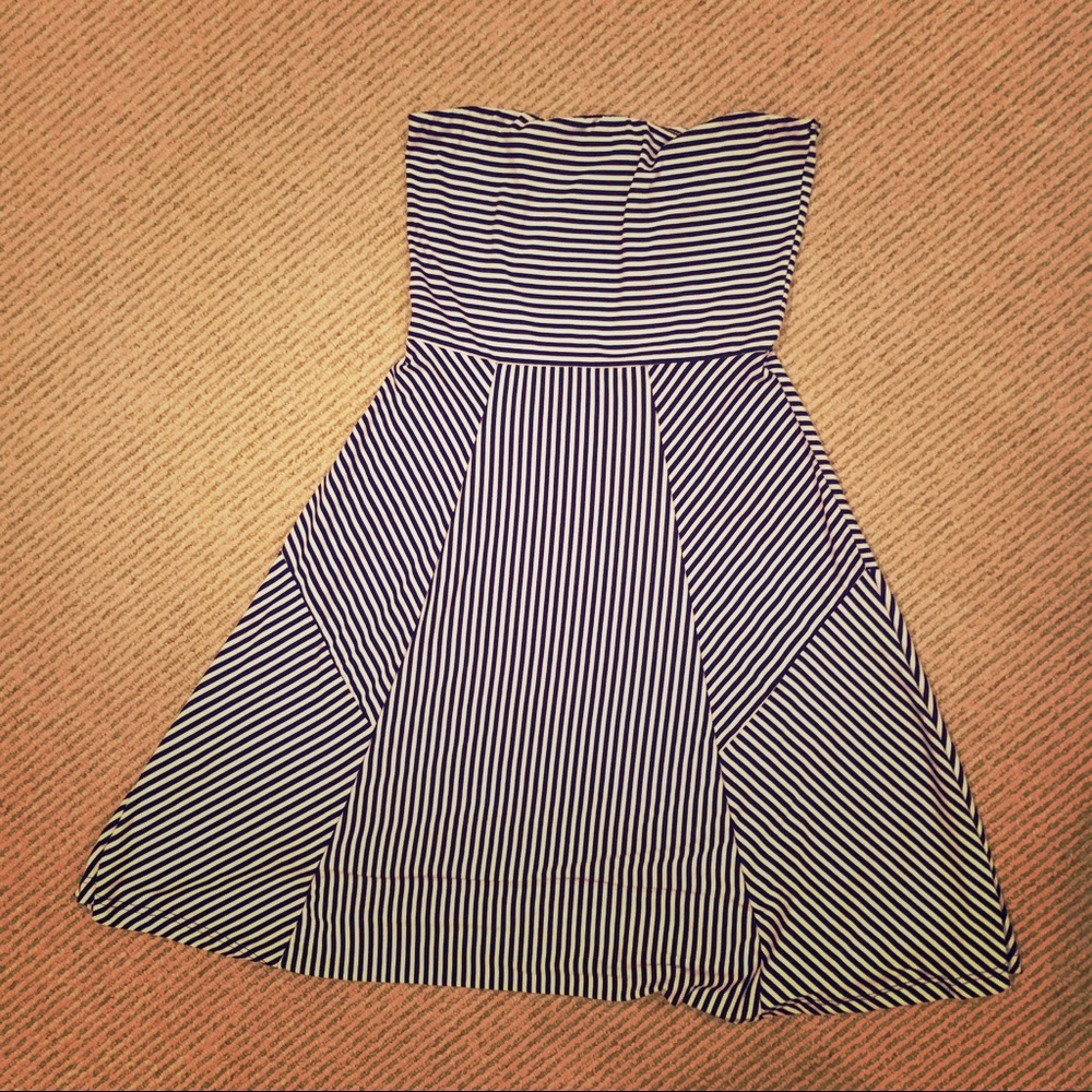 Black & white strapless dress