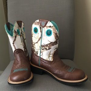 Ariat • Women's Sz 7 boot