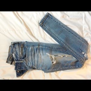 American eagle ripped blue jeans