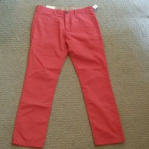 GAP Men's Lived-In Slim Chino