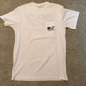 Vineyard Vines tee