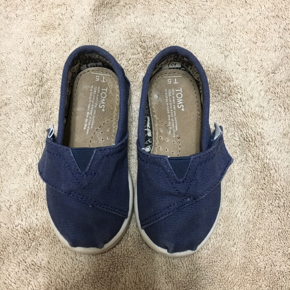 Toddler boy Toms shoes navy blue