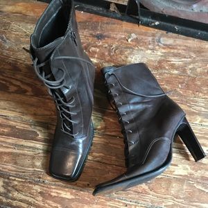 Brown Calf Boot w Square toe and rectangle Heel