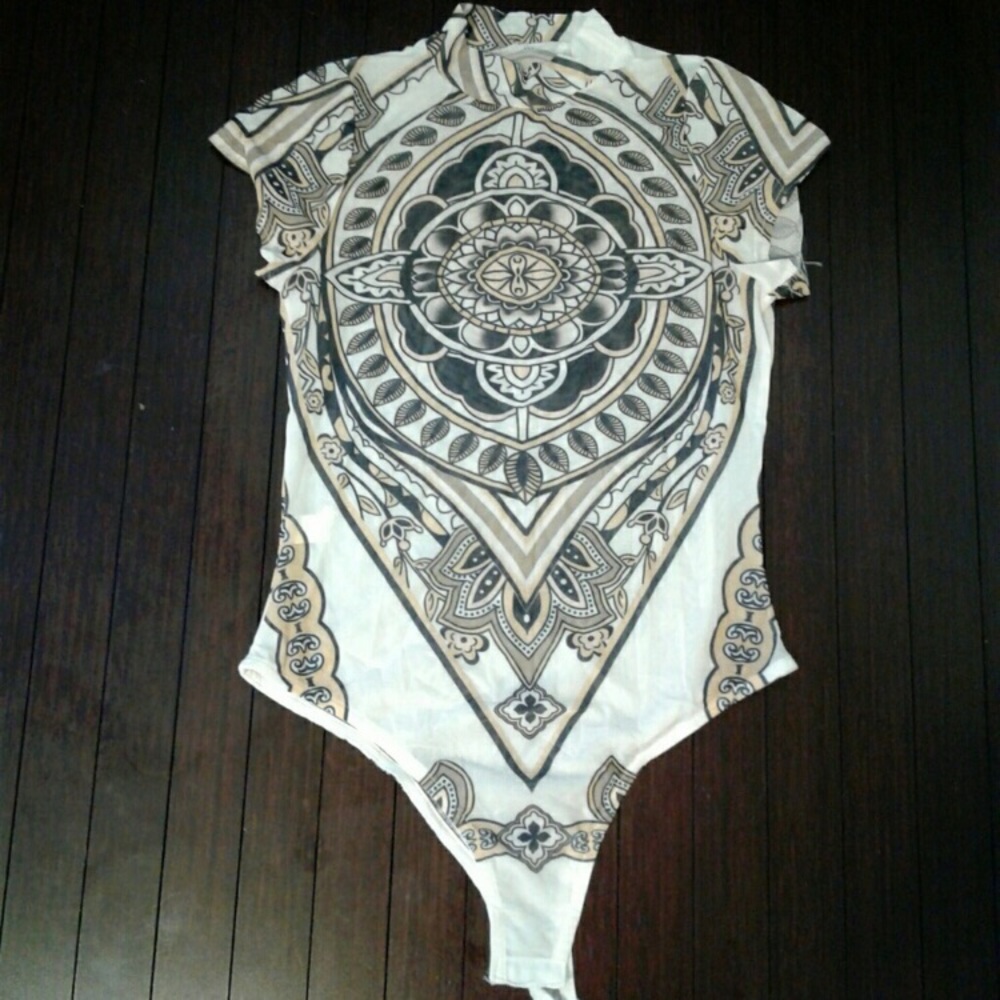Mesh patterned Bodysuit - Picture 3 of 3