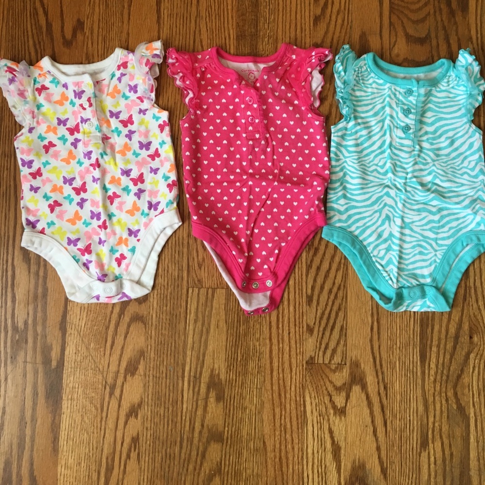 3 onesies.  Size 3-6 months.