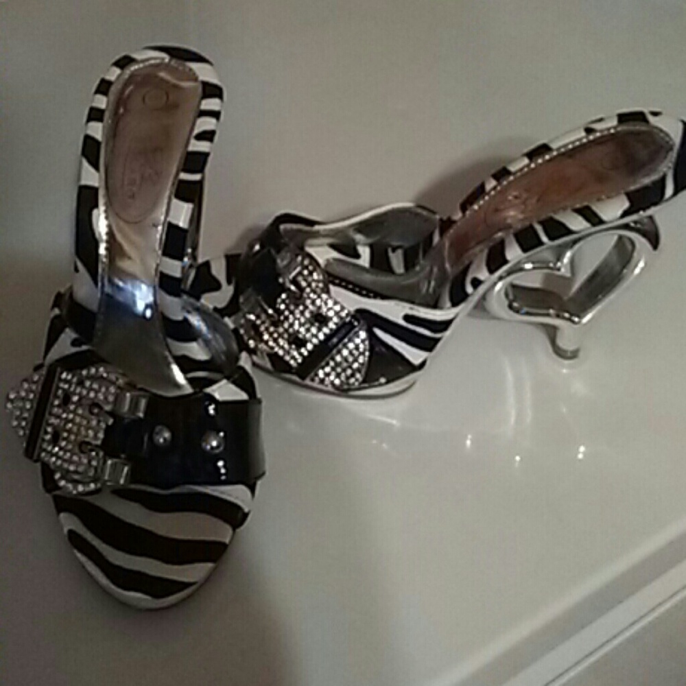 Shoes - Picture 3 of 3