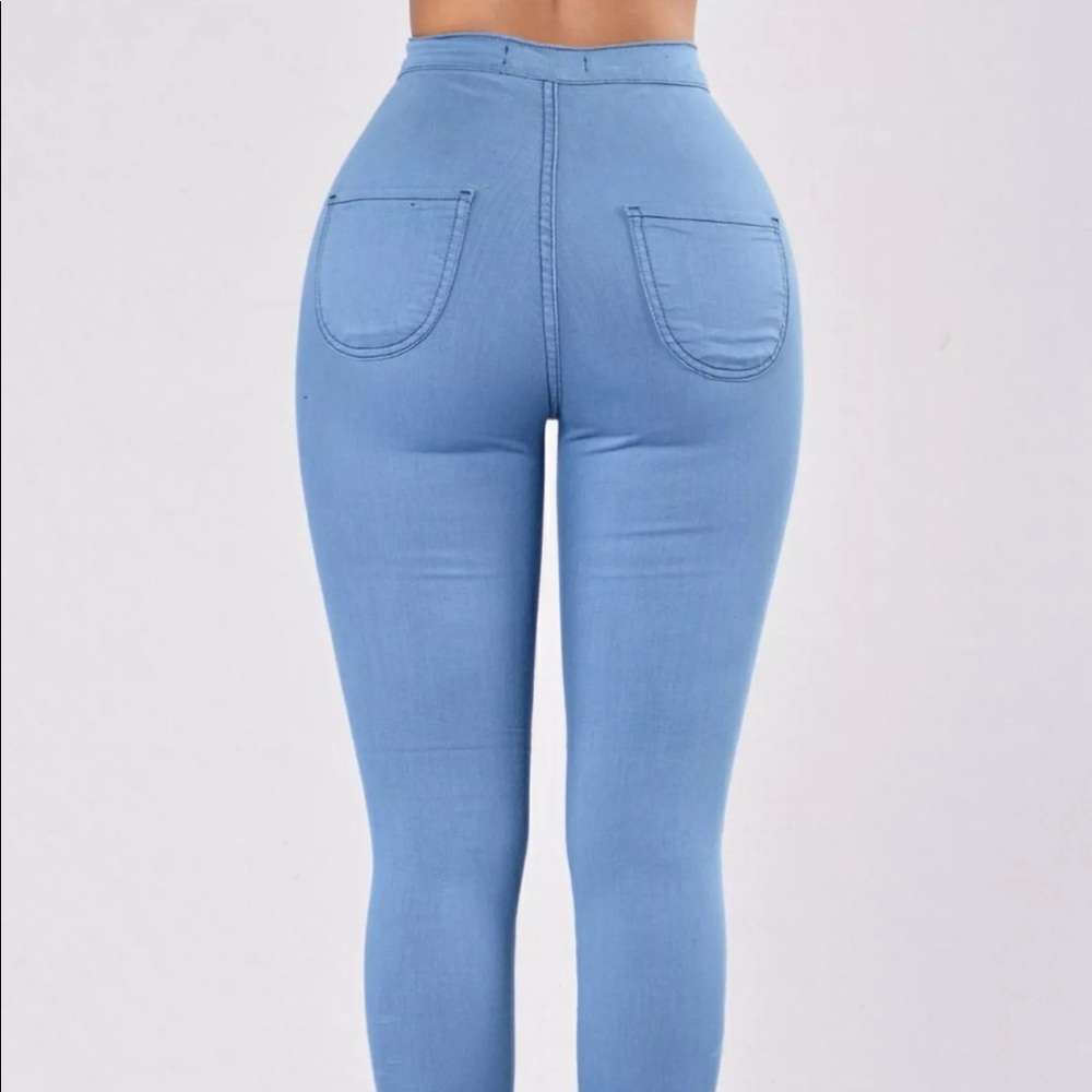 🚫SOLD ON Ⓜ️ercari🚫High waisted jeans