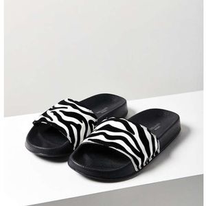 NWT Urban Outfitters Zebra Slides