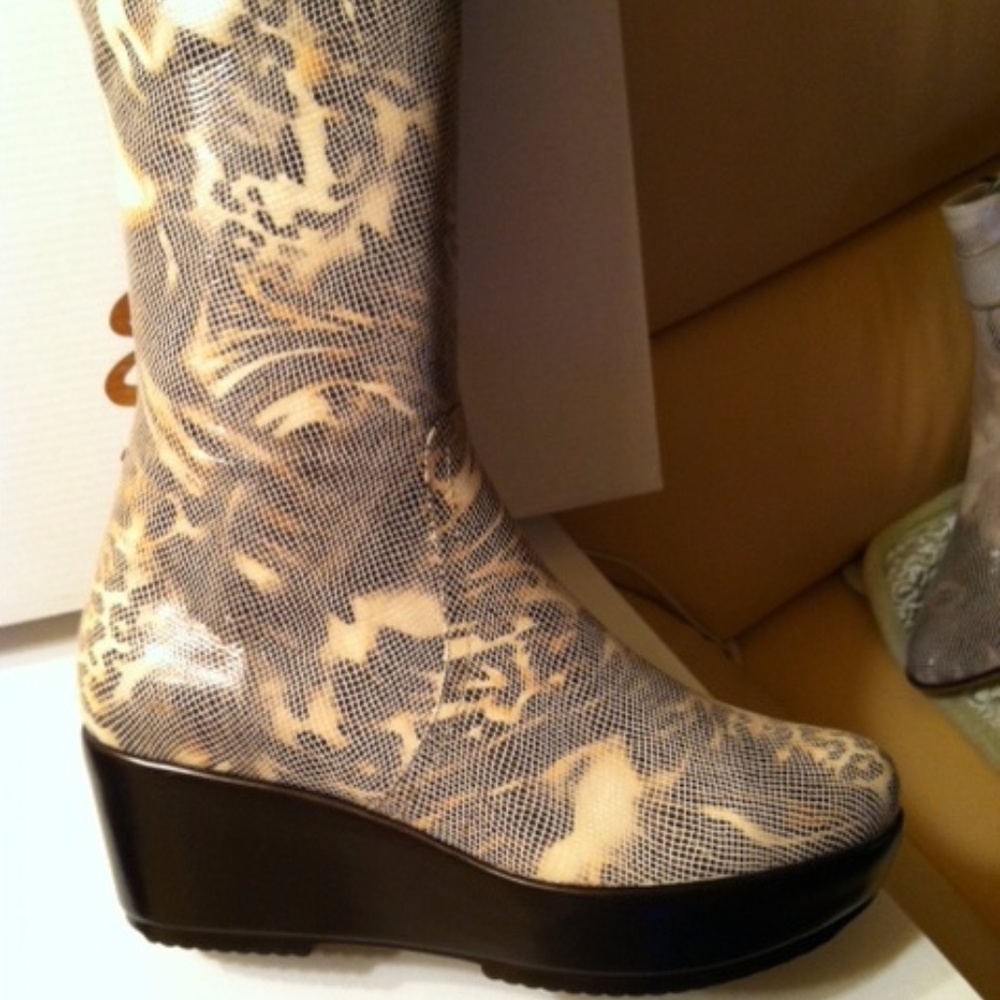 Animal snake print embossed leather platform boots