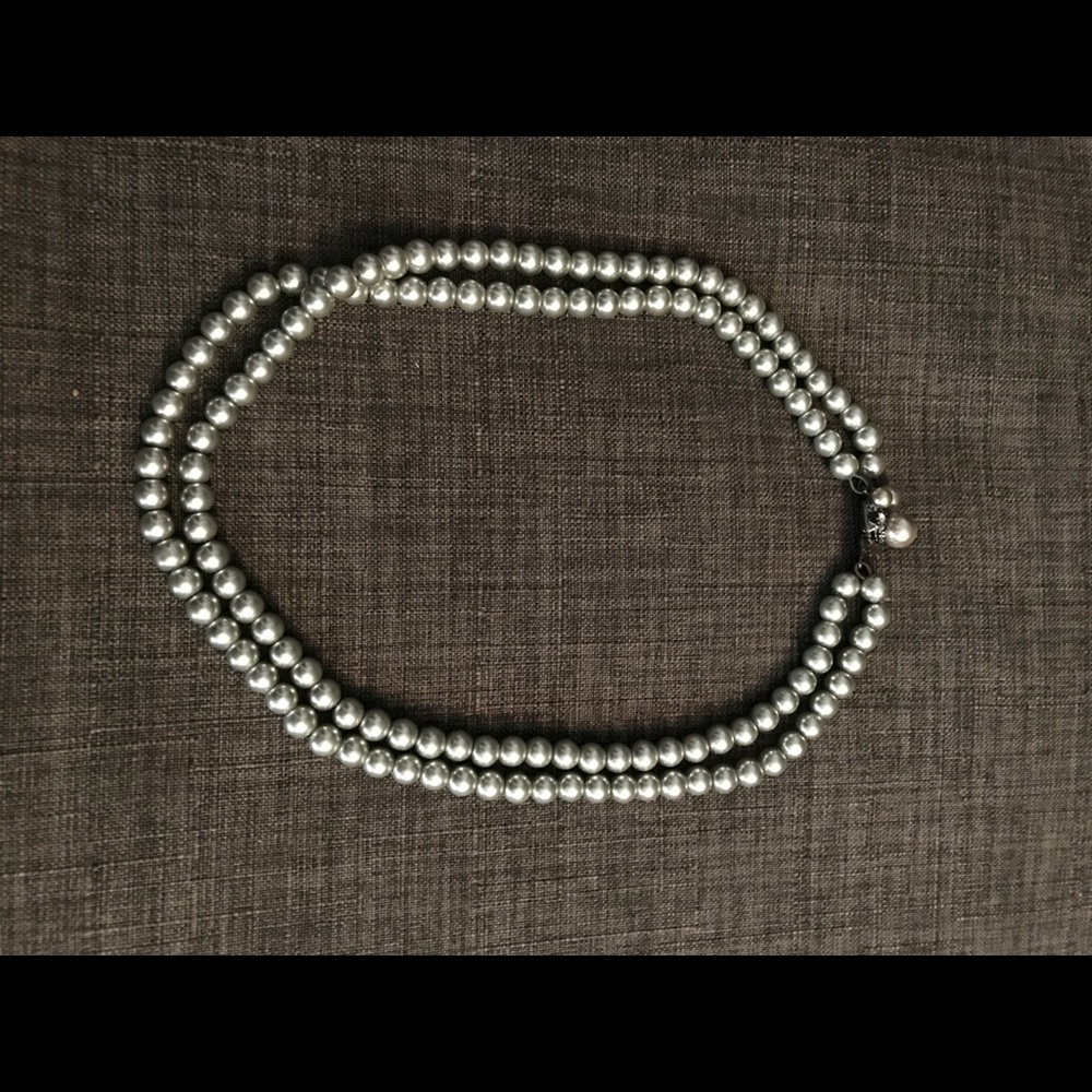 Banana Republic pearl necklace