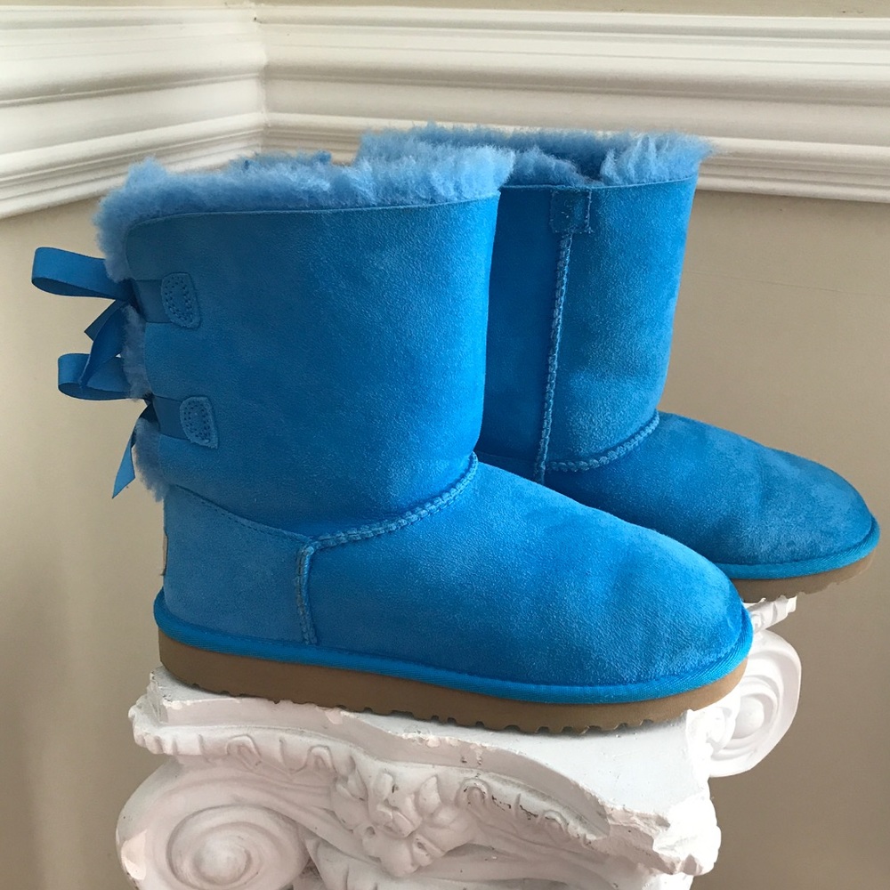 Turquoise blue UGGs w/bows 💙🎀