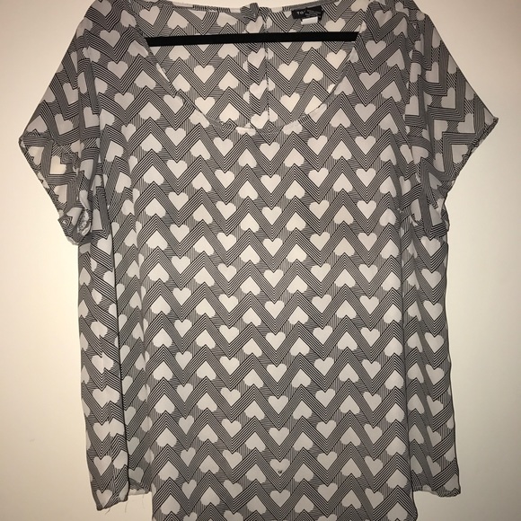 Torrid Split-Back Heart Top - Picture 2 of 6