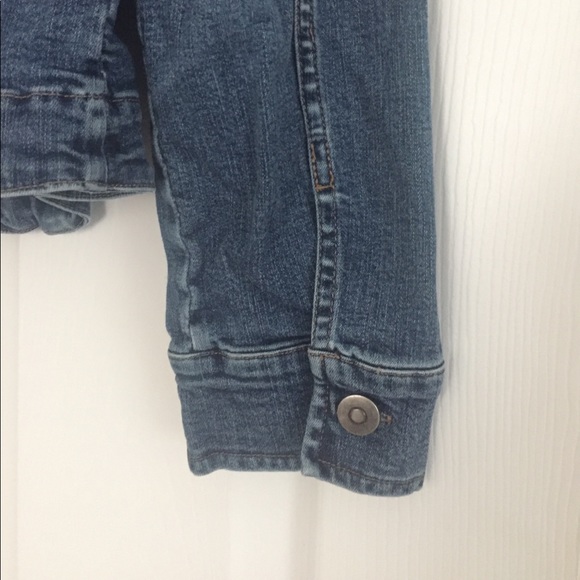 🍁CHIC JEAN JACKET SUPER SALE🍁 - Picture 3 of 4