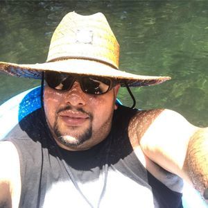 Meet your Posher, Emmanuel