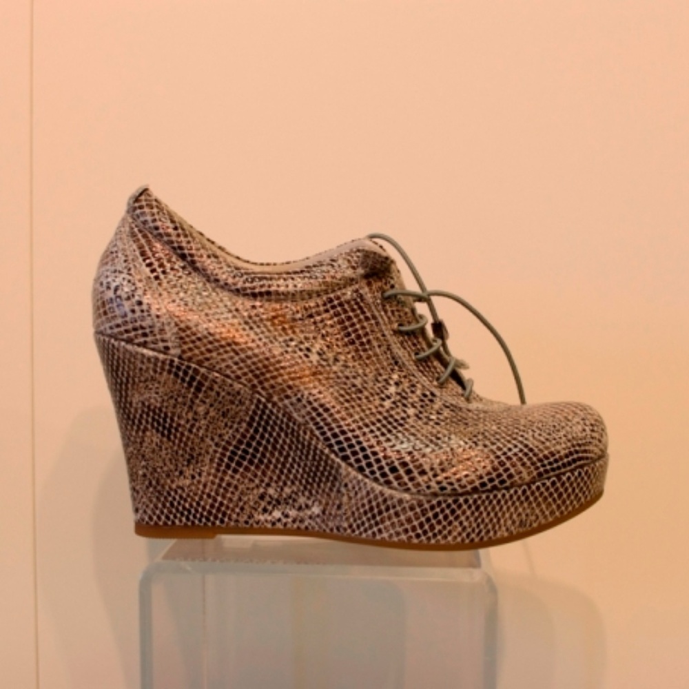 Leather Snake print embossed leather Women's shoes, wedges