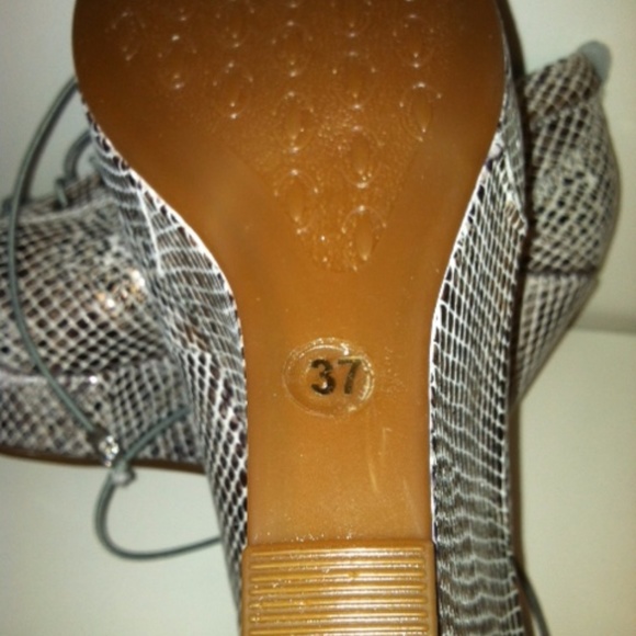 Leather Snake print embossed leather Women's shoes, wedges