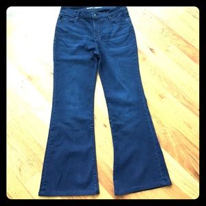 NWOT. Old Navy High Waist Flare Jeans NWOT. Old Navy High Waist Flare Jeans