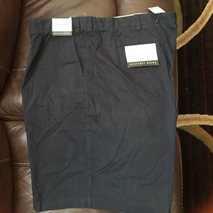 NWT shorts size W52 Geoffrey Beene