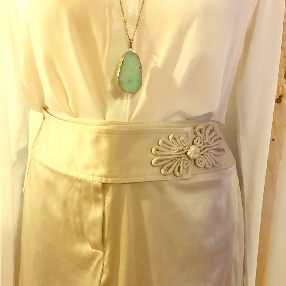 Donna Degnan Dress pants w/asian knot button