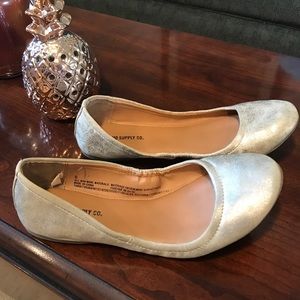 Mossimo Supply Co Flats, 6