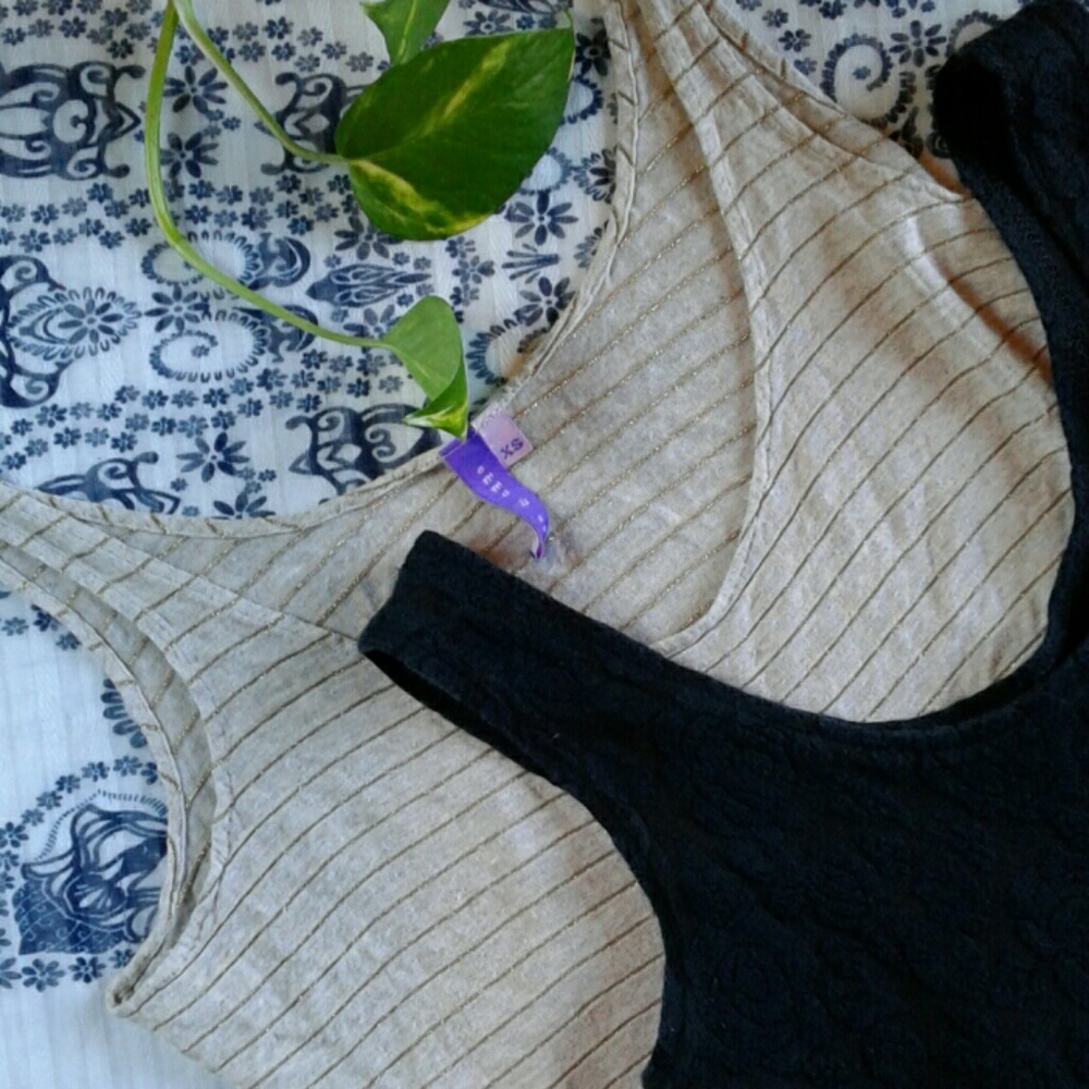 Crop top bundle size small - Picture 2 of 5