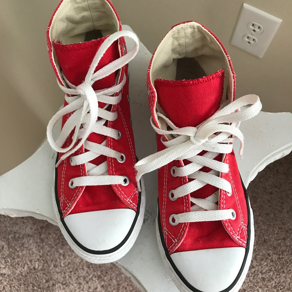 Red High top Converse ❤️