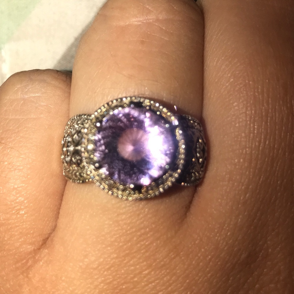 Fashion ring