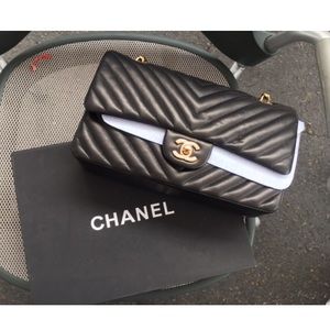 Meet your Posher, Idalia