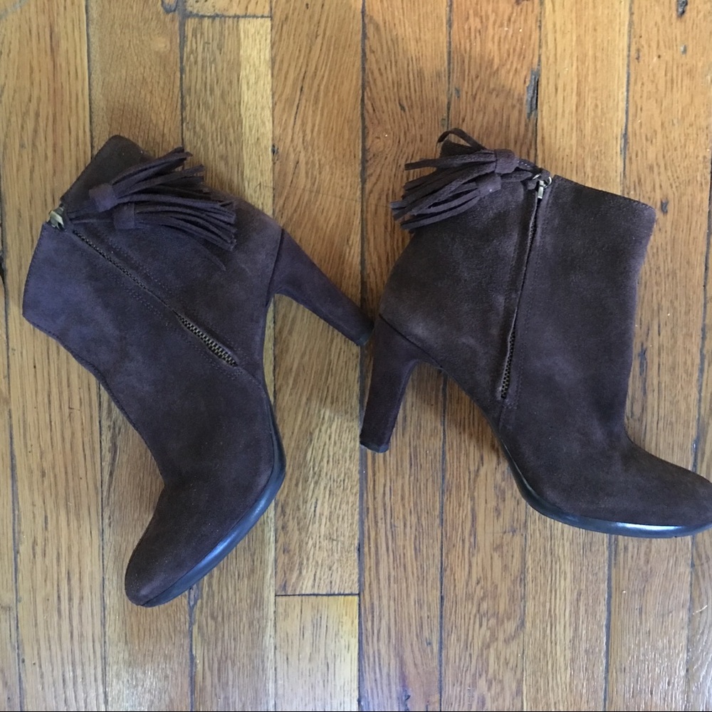 HPx2! Anne Klein Suede Fringe Ankle Boots 8M
